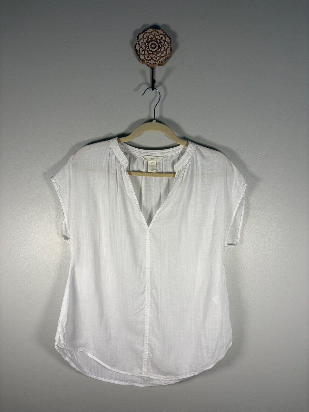 H&M White Split-Neck Short Sleeve Blouse - Picture 1 of 10